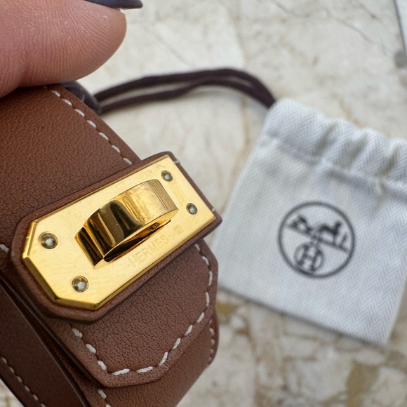 Hermes Brown Leather Bracelet with Gold Clasp - Picture 6 of 7